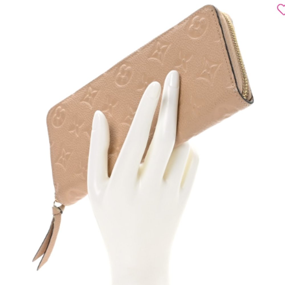 Authentic Louis Vuitton Zippy Wallet